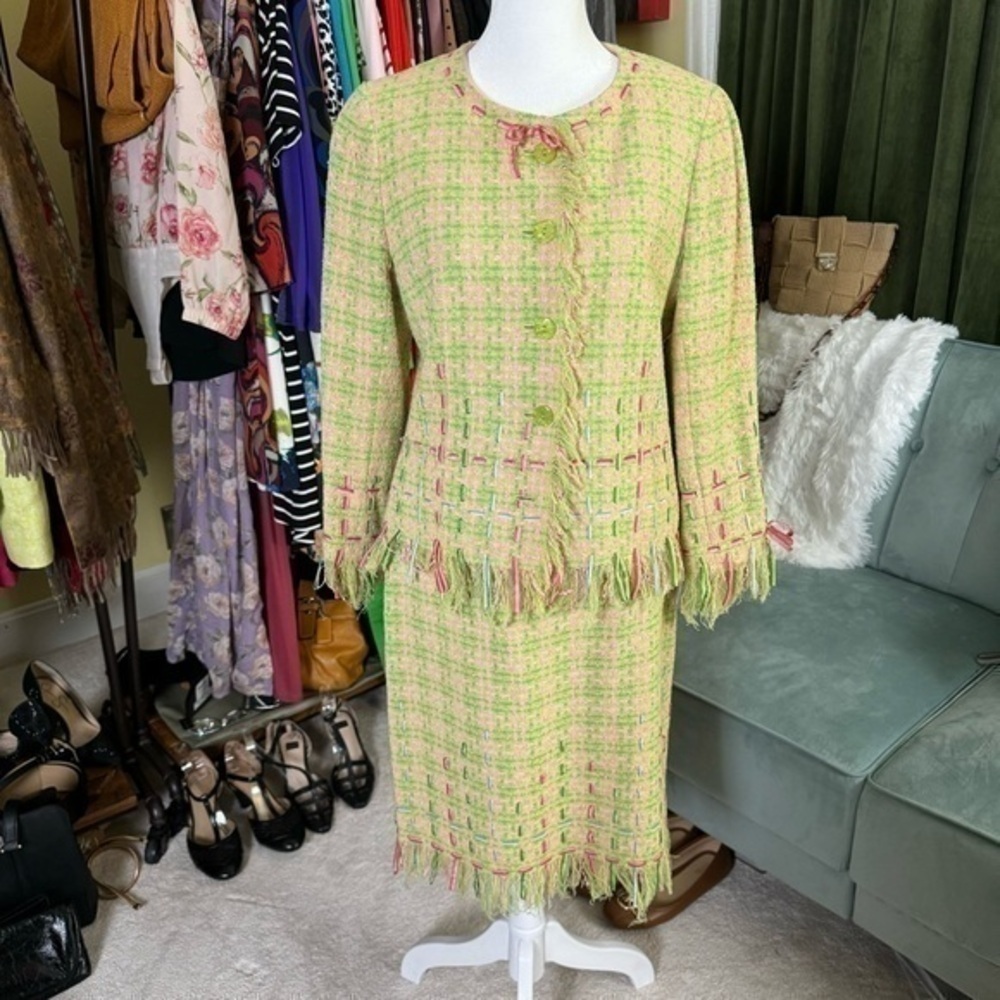 Teri Jon Pink and Green Pastel Vintage tweed suit  💐🐇 Easter